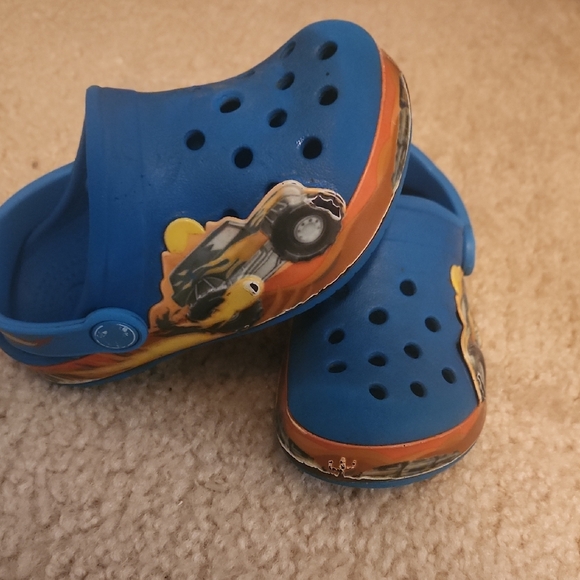 Kids Blue Clogs with Car Design - Picture 1 of 4